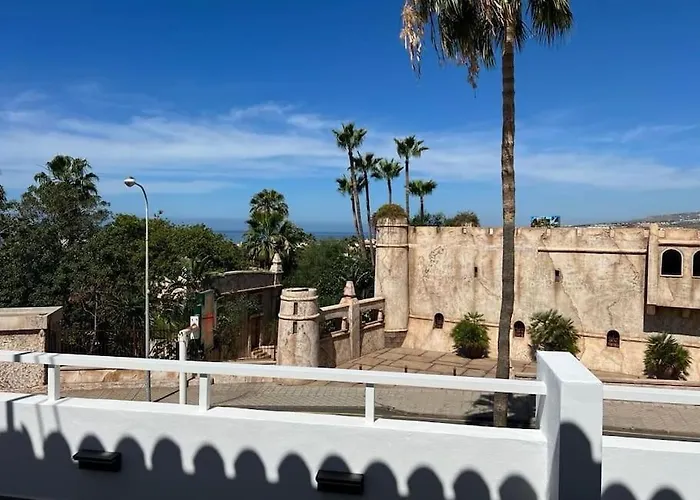 Jane Malibu Park Apartment