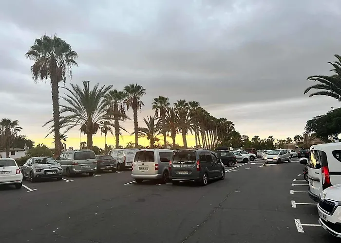 Jane Malibu Park Apartment