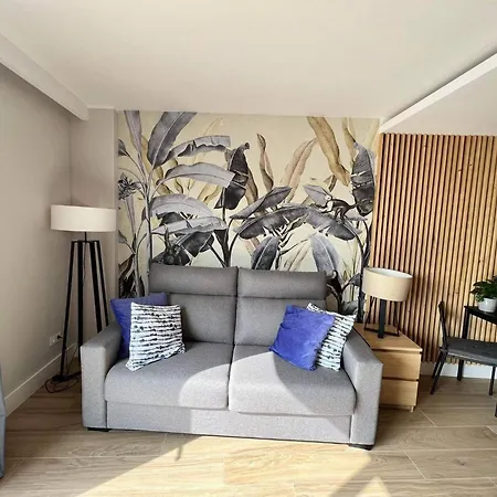 Jane Malibu Park Apartment